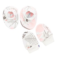 New Baby Lovely pink cotton baby set-caps and gloves, size Univerzální