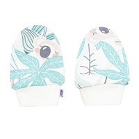 New Baby Lovely green cotton baby set with caps and gloves, size Univerzální